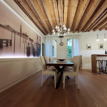 Deluxe 3 Bedroom Flat In Rialto Venezia Esterno foto