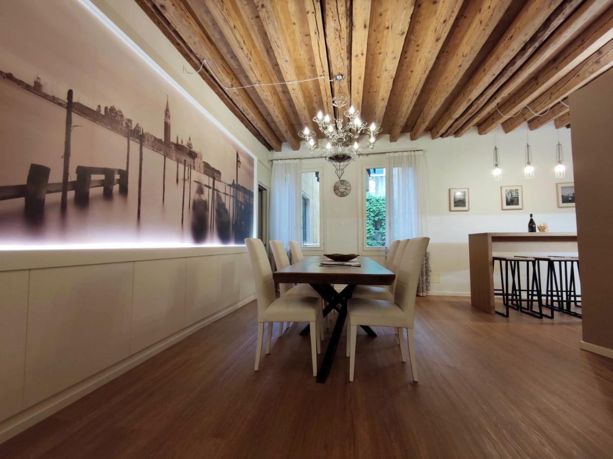 Deluxe 3 Bedroom Flat In Rialto Venezia Esterno foto