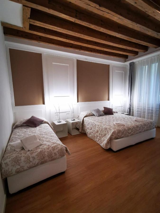 Deluxe 3 Bedroom Flat In Rialto Venezia Esterno foto
