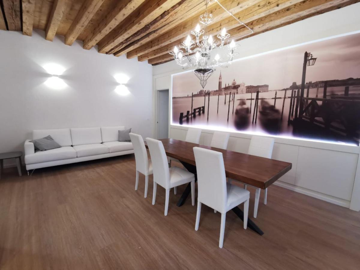 Deluxe 3 Bedroom Flat In Rialto Venezia Esterno foto