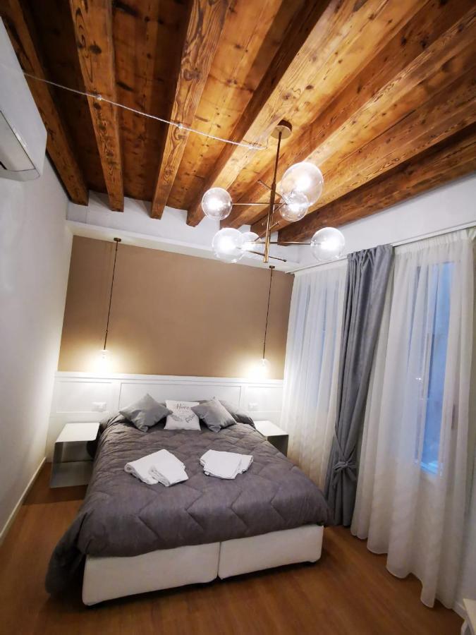 Deluxe 3 Bedroom Flat In Rialto Venezia Esterno foto