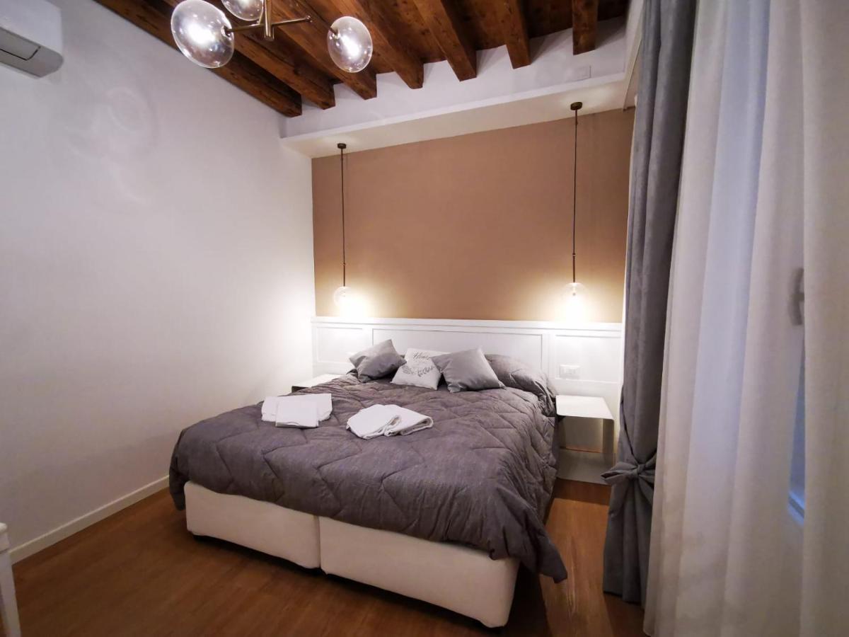 Deluxe 3 Bedroom Flat In Rialto Venezia Esterno foto